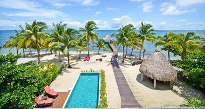 Castaway Villa - 4 Bedroom Beachfront Villa with Pool and Pier