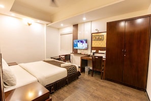 Desk, laptop workspace, free WiFi, bed sheets - The Pebble Boutique Hotel  (Tirupur)
