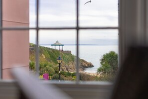 House | 4 bedrooms - Windermere House - Sea Views Close to Harbour (Tenby)