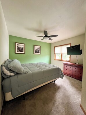 4 bedrooms, WiFi, bed sheets