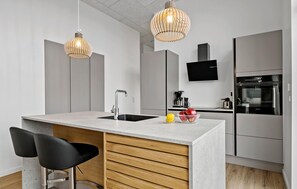 Geladeira, fogão, cooktop, lava-louças