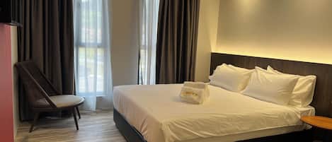 Standard Double Room, 1 Queen Bed | Desk, laptop workspace, soundproofing, free WiFi