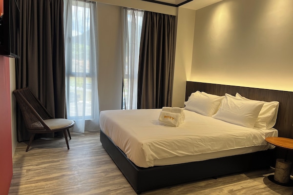 Standard Double Room, 1 Katil Ratu (Queen) | Meja, ruang kerja komputer riba, kalis bunyi, Wi-fi percuma