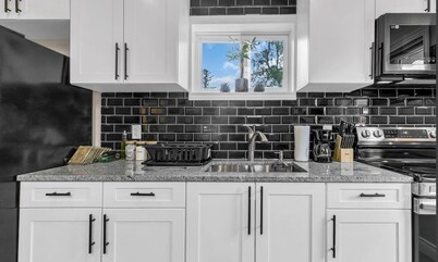 Luxury 2BR home with high ceilings with  BBQ/ patio in beautiful South Windsor.