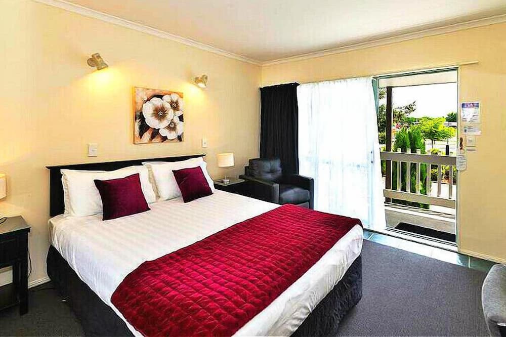Accolade Motel