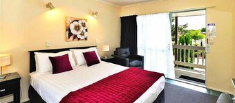Accolade Motel