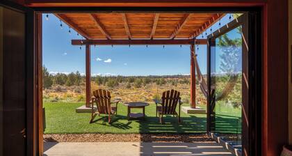 River Canyon Eco-Barn - On 50 Acres Near Smith Rock