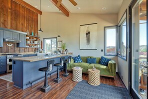 Private kitchen - River Canyon Eco-Barn - On 50 Acres Near Smith Rock (Culver)