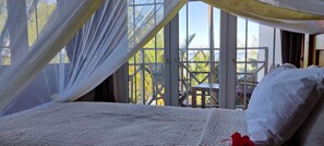 8 bedrooms, iron/ironing board, WiFi, bed sheets