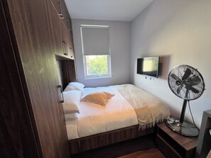 WiFi, bed sheets