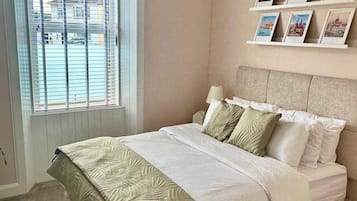 1 slaapkamer, een strijkplank/strijkijzer, wifi, beddengoed