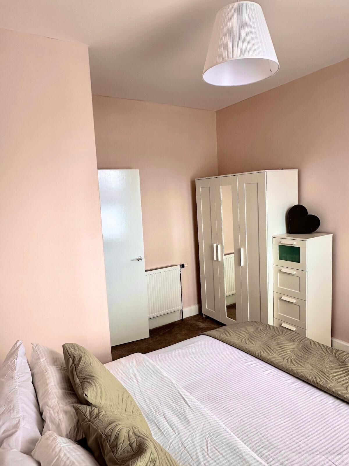 1 sovrum, strykjärn/strykbräda, wi-fi och sängkläder