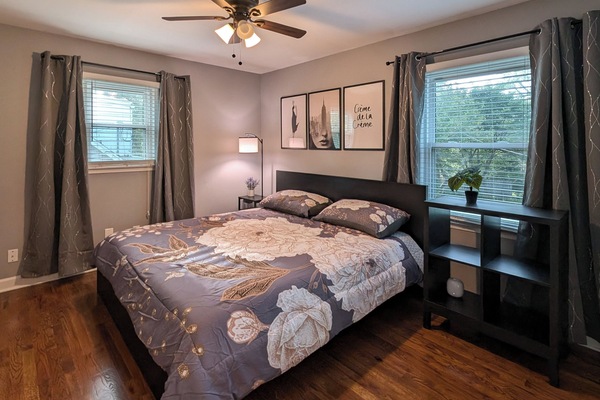 3 bedrooms, iron/ironing board, WiFi, bed sheets