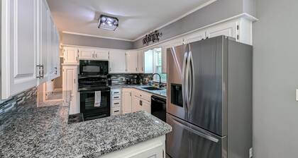 Cozy, quiet retreat in south KC