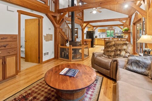 Bearadise Mt. Rainier: SAUNA, Hot Tub, Games, Movies