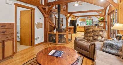 Bearadise Mt. Rainier: SAUNA, Hot Tub, Games, Movies