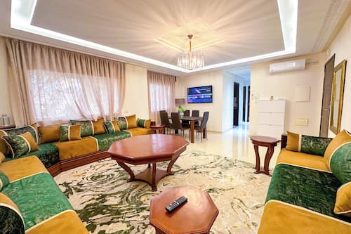 Luxury Apartment, Garden View | Living area