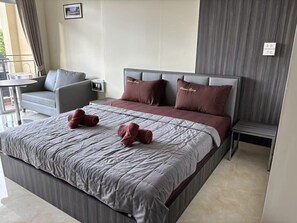 Superior Condo, Beach View | 1 bedroom, in-room safe, desk, laptop workspace - new sorot  house  (Pattaya)