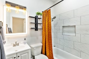 Hårføner, håndklær, såpe og sjampo