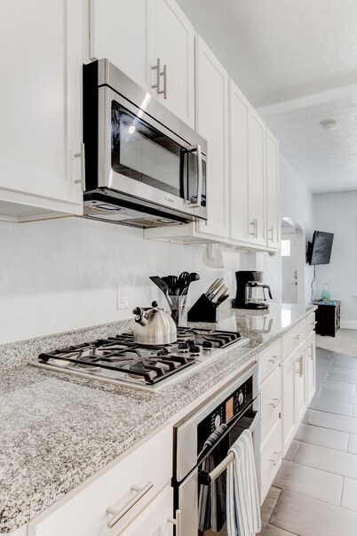 Salt Lake City \Main Level \ 5 Beds \ Free Parking