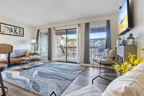 Télévision, cheminée