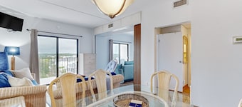 Ocean House Condo with beautiful view of the Delaware Bay