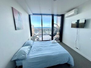 3 habitaciones, tabla de planchar con plancha, wifi y ropa de cama 