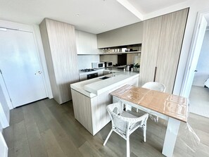 Fridge, microwave, oven, stovetop