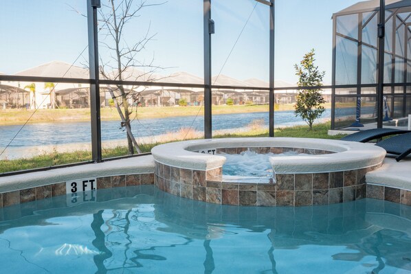 Outdoor pool, a heated pool - Luxury SPACIOUS 12 bdrm/ 11.5 ba house "Near Disney" in Kissimmee-25 ppl (Kissimmee)