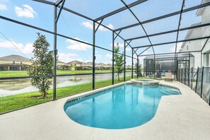 屋外プール、温水プール