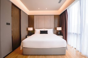 3 phòng ngủ, két bảo mật tại phòng, bàn