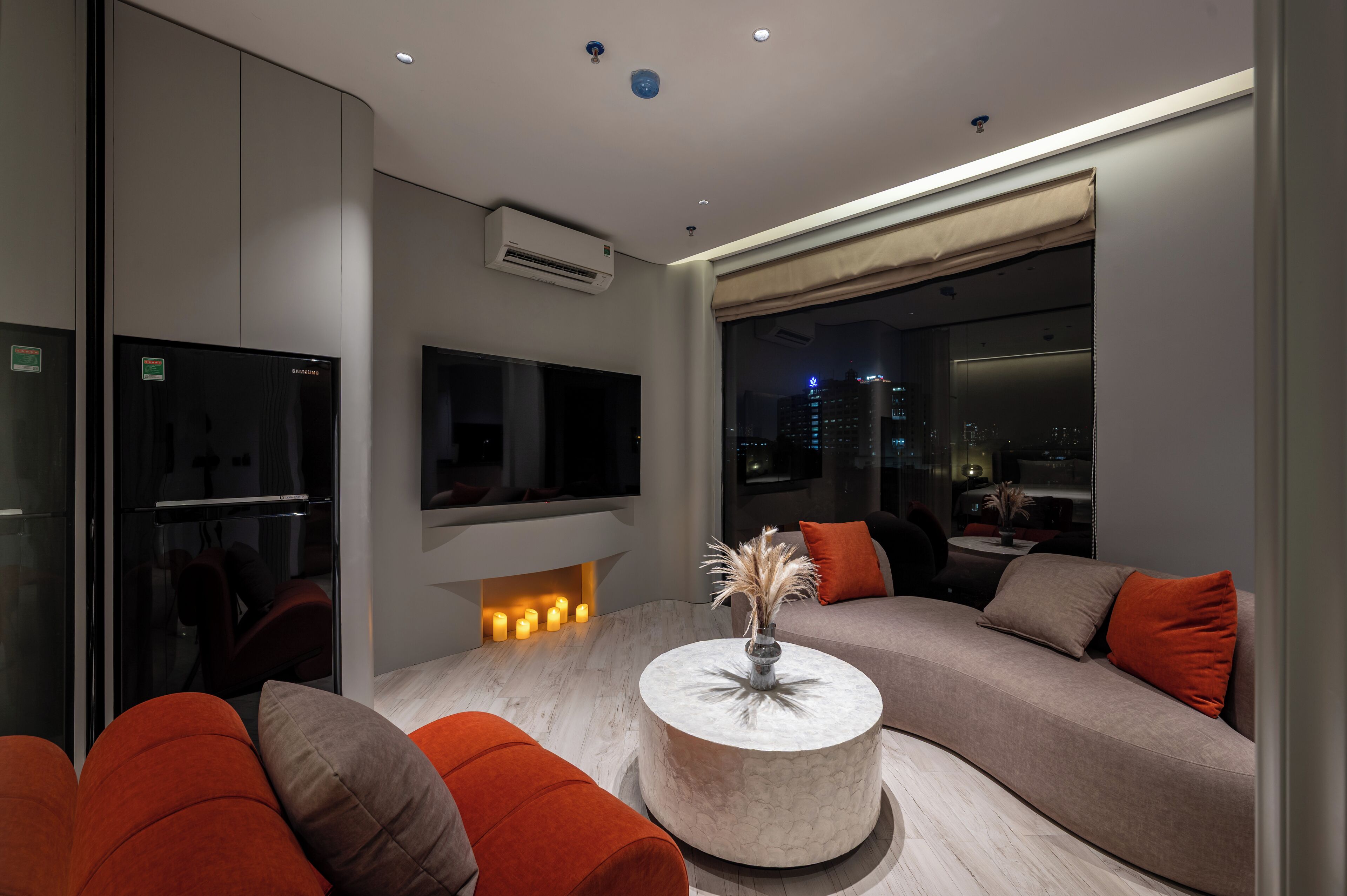 Executive-huoneisto, järvinäköala | Oleskelualue | Älytelevisio