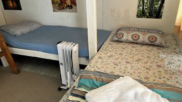 Basic-FerienhĂŒtte, Gemischter Schlafsaal, Gartenblick | 1 Schlafzimmer