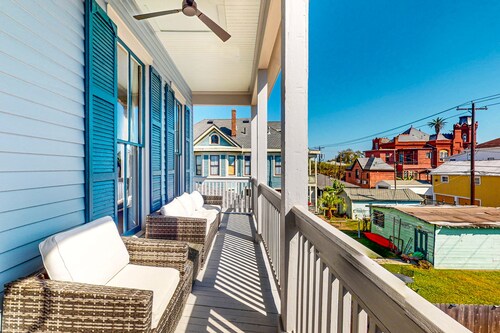 4-bedroom home with pool, in the heart of Galveston’s East End Historic district
