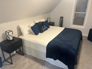 4 bedrooms, in-room safe, desk, iron/ironing board