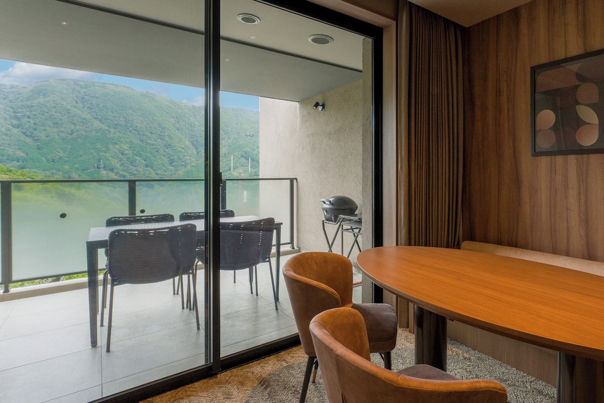 1 bedroom, premium bedding, individually decorated