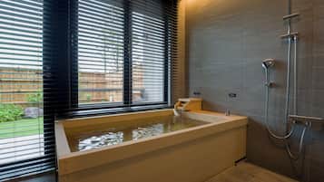 Separate bathtub and shower, spring water bathtub, rainfall showerhead