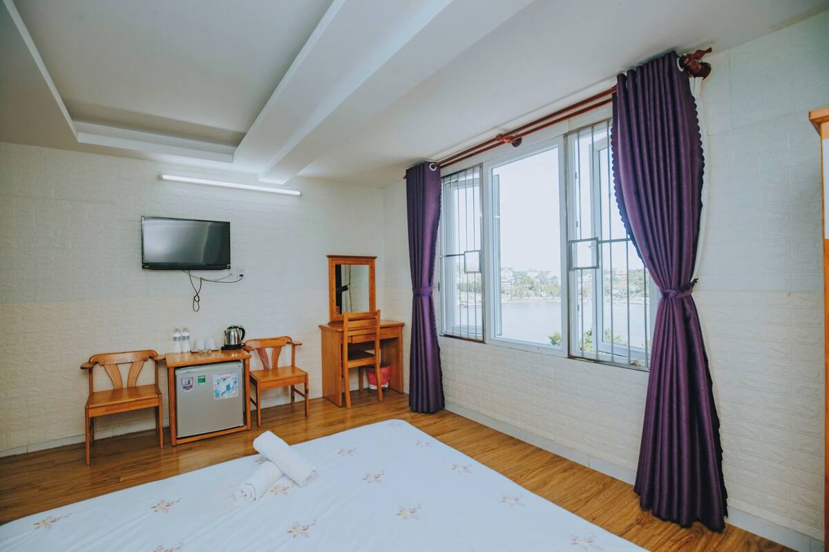 Deluxe Twin Room, City View | Free WiFi