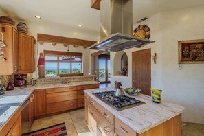 Fridge, oven, dishwasher, coffee/tea maker - Vistas Montañas - Incredible Views (Santa Fe)