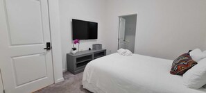 Camera Basic, 1 camera da letto | Biancheria da letto di alta qualità, Wi-Fi gratuito, lenzuola