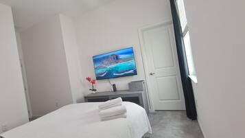 Classic Room, 1 Bedroom | Premium bedding, free WiFi, bed sheets