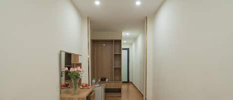 Rom – deluxe, byutsikt | Wi-fi (inkludert)