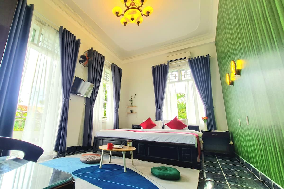 Panoramic Triple Room, Balcony, City View | Hypo-allergenic bedding, memory-foam beds, free minibar items, desk