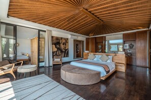 Family Villa, Garden View | 5 bedrooms, in-room safe, desk, iron/ironing board