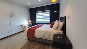 4 bedrooms, internet, bed sheets - Comfortable and luxurious stay (Gweru)