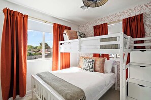 7 bedrooms, desk, iron/ironing board, travel crib