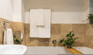 House | Bathroom - Cozy Corner Apartment (Cape Town)
