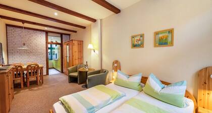 Apartment 'Fewo Altstadtkern Waren Müritz 1' with Shared Garden and Wi-Fi