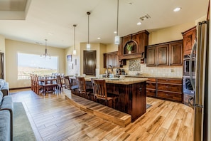 Fridge, microwave, oven, stovetop - Luxurious & spacious house w/ private pool, expansive outdoor space (Hurricane)