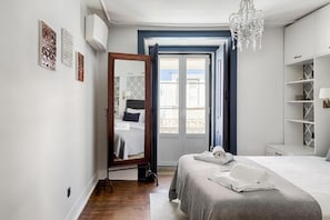 3 bedrooms, desk, iron/ironing board, free WiFi